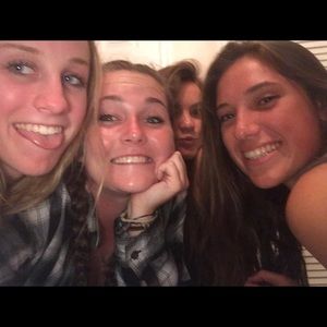 Meet your Posher, Cierra